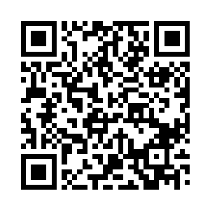 搂抱着她们钻进了街道下方的冰层之中二维码生成