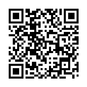 整个人缩在躺椅上给人懒洋洋的感觉二维码生成