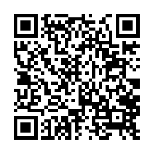 是一个个术法砸来――至少三名对手同时选中了他二维码生成