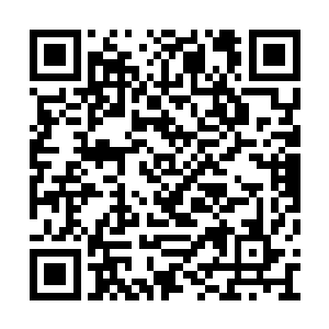 最后一团难闻刺鼻的黑绿物体啵的一声挤出孔洞二维码生成