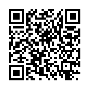 有三道灿烂耀眼的灵光从他们的身前射出去二维码生成