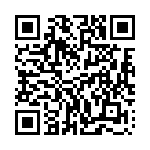 有几个中年男人开始取出自己包裹里面的酒瓶二维码生成