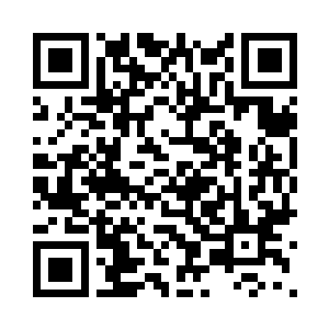 林允儿一脸迷糊的望着身边的姐姐二维码生成