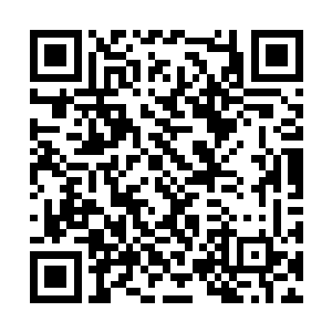 查理兹充满看好戏的语气让亚历克斯也兴奋了起来二维码生成