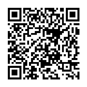 校长室办公桌内侧的那个大抽屉还是关闭着的状态二维码生成