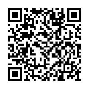 根据旁边的篮子里放着引火火柴以及说明书之类二维码生成