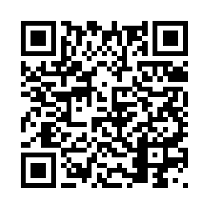 梦露露随手就把旁边的灯给按灭了二维码生成