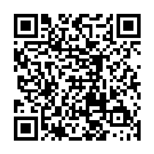 正在黑色雾气之中快速飞行着的张铁一下子就停了下来二维码生成