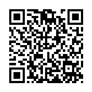 正好看到木筏前方有东西从空中掉落河里二维码生成