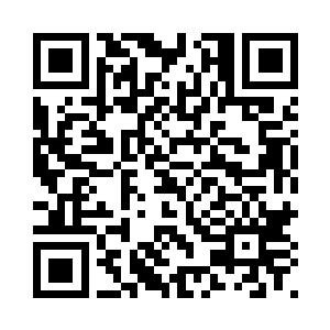 正当有一个人走到地下室暗门旁边二维码生成