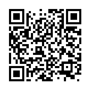 正见一队骑部护着一架缓缓驶入的马车二维码生成