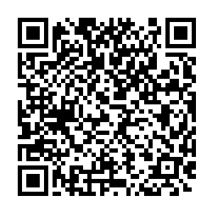 此时悬在空中的那个进入到凤凰之城空间内的漩涡正在缓缓地消失二维码生成