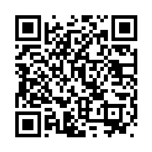 注视着草坡上的那一片空旷的草场二维码生成