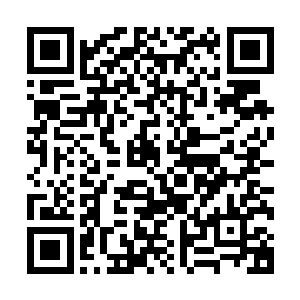 淡金灵气和光之灵气分别通过二根手指释放到罗绮香的的体内二维码生成