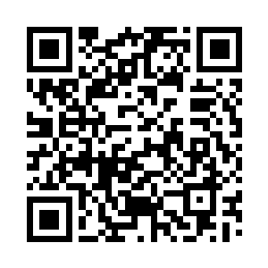 清水中几条小鱼儿似乎受到惊吓一般的二维码生成