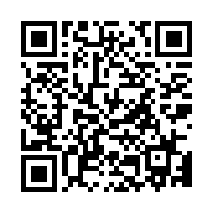 渔村里的男女老少现在基本上都来到了海滩上二维码生成