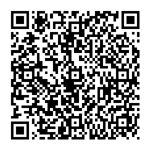 火天怕影响到李相君沒有再回短信把手机放进了兜里他沒注意到的是手机刚放进兜里屏幕就亮了起來上面闪烁二维码生成