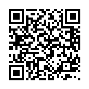 然后一点点的把她的裤子给褪到膝盖下面二维码生成