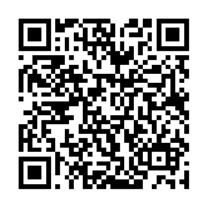 然后一道夹带着紫色的光束猛烈击中到了机甲的身上二维码生成