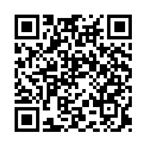 然后他们俩就飞到了山谷边上的一座山峰二维码生成