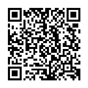 然后张铁分别用两只手在两块铅泥印板上按下了一个清晰的掌印二维码生成
