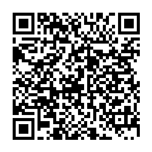然后故作什么事情都没发生过地随手拿起一件裙子在夏云杰面前比划了一下问道二维码生成
