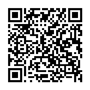 然而甩开流墨墨手的莫崎头也不回的极速冲回了王宫深处二维码生成