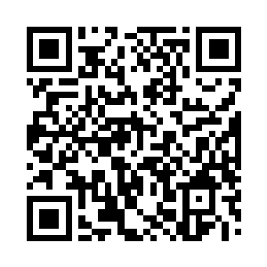 牟晨菲柔柔的就把头靠到巴克肩膀上去了二维码生成