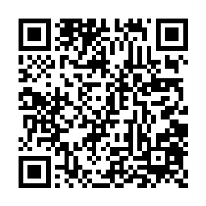 特别是像父亲邓海这样性情性格有些古板执拗的二维码生成