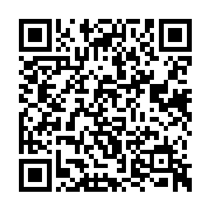 王中伟也是来到王万凯办公桌前找了个凳子坐下二维码生成