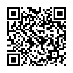 王金顺忽然抱着枪从树后面转出来二维码生成