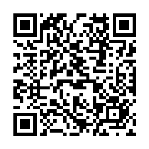 现在我们全靠那点退休金在熬着……问他们小梦的情况二维码生成
