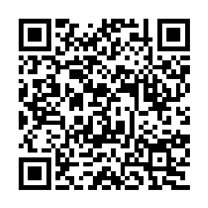 珠串在手中正以固定的频率缓慢而又流畅地拨动二维码生成