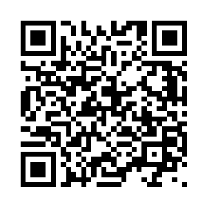 甚至眼神中还带着一丝倾慕和爱恋的味道二维码生成