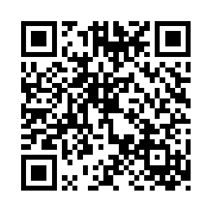 甚至祭司大人还给他们每人发了一个香包二维码生成