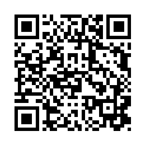 甚至连这名红裙美女的身边都无法靠近二维码生成