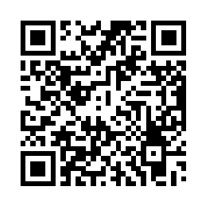 生生将山顶岩地拍出一个数十米大小的巨坑二维码生成