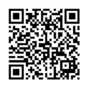 白色的大床上躺着一个娇小的身子二维码生成