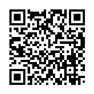 盛凌云拉着周秀梅胳膊背对着江帆二维码生成