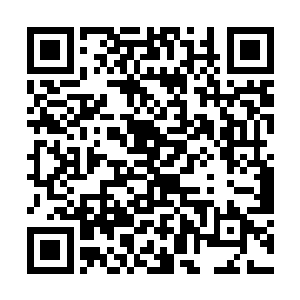 直接把我之前在这儿给人看事儿用的小香炉拿了出来二维码生成