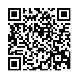 看到叶琴和游思雨已经在萧眉的展台等着二维码生成