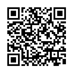 看能不能伺机靠近那些身手非凡的金雕二维码生成