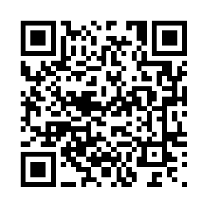 看见这样一个花瓶般美丽的姑娘进来二维码生成