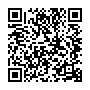 眼见着他一下一下的把宝马车的车棚钢架砸的凹了进去二维码生成