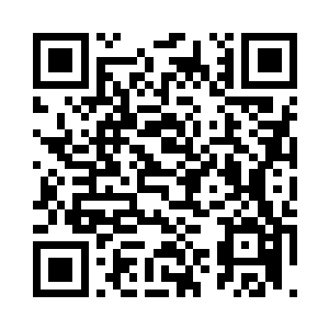 睁着朦胧的双眼望向远方漆黑的树林二维码生成