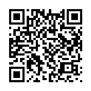 程珈澜用手抵住苏珊贴上来的身子二维码生成