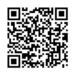 空中悬浮着一块闪烁着岩浆火光的岩浆之石二维码生成