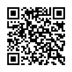 穿着一身雪白西装的他和旁人明显气质不一样二维码生成