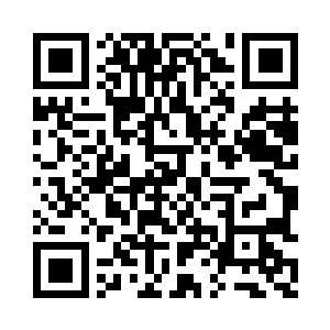 突然向身后一众黑鲨族妖军打了个小心的手势二维码生成