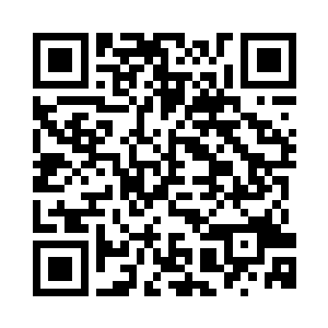 站在一旁的美杰这时候悄悄凑过去二维码生成